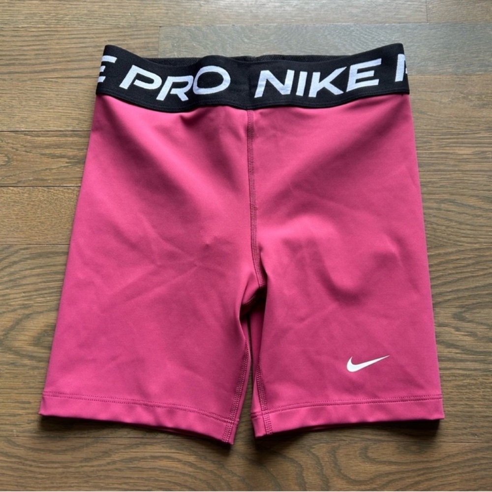 NWT Nike Girls Shorts size Large